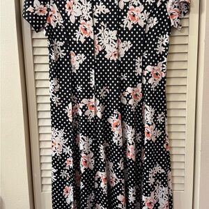 Sami & Jo Black and White Floral Midi Dress